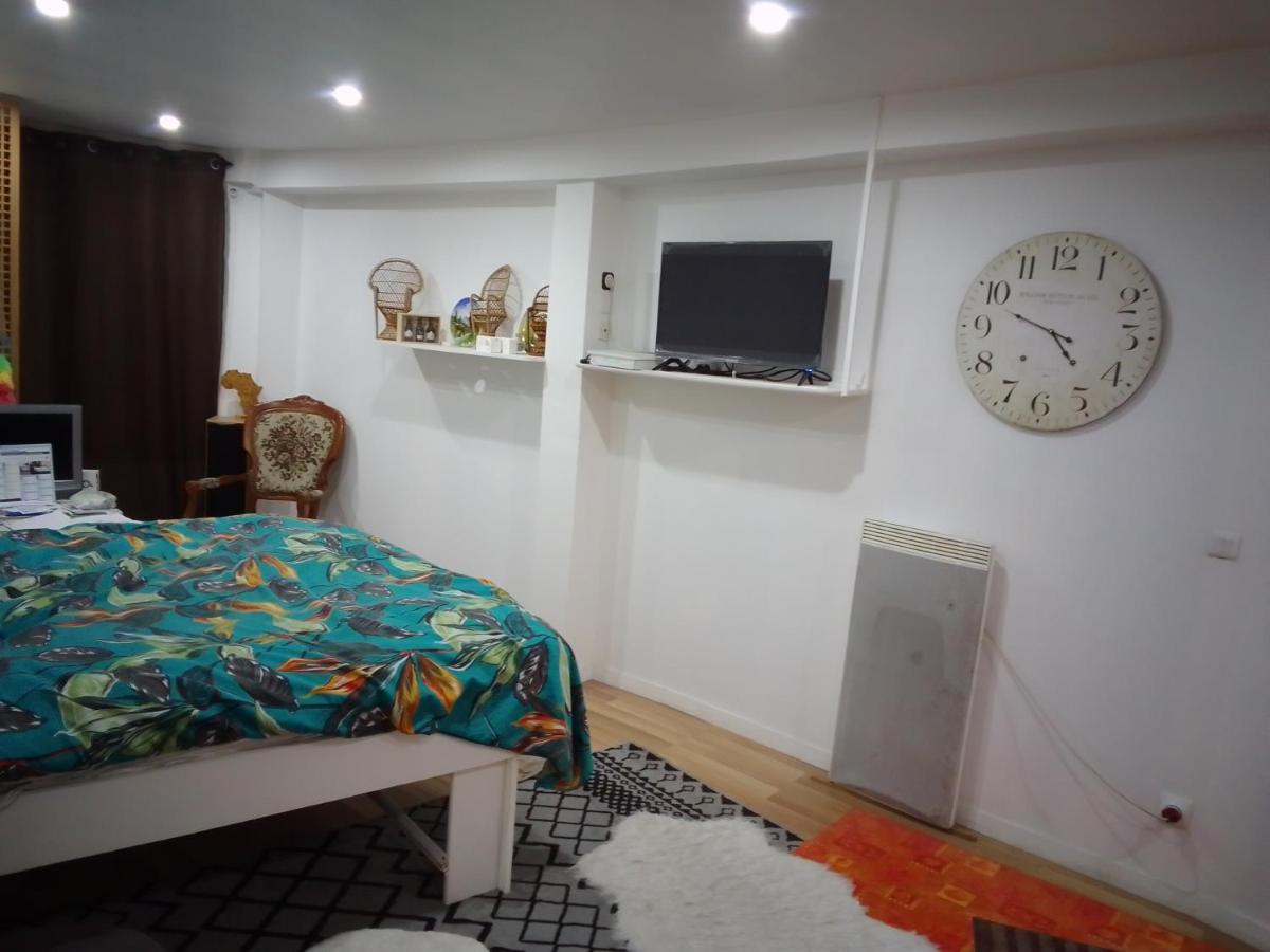 Chambre Chez L'Habitant Saint-Pierre-le-Moûtier Eksteriør bilde