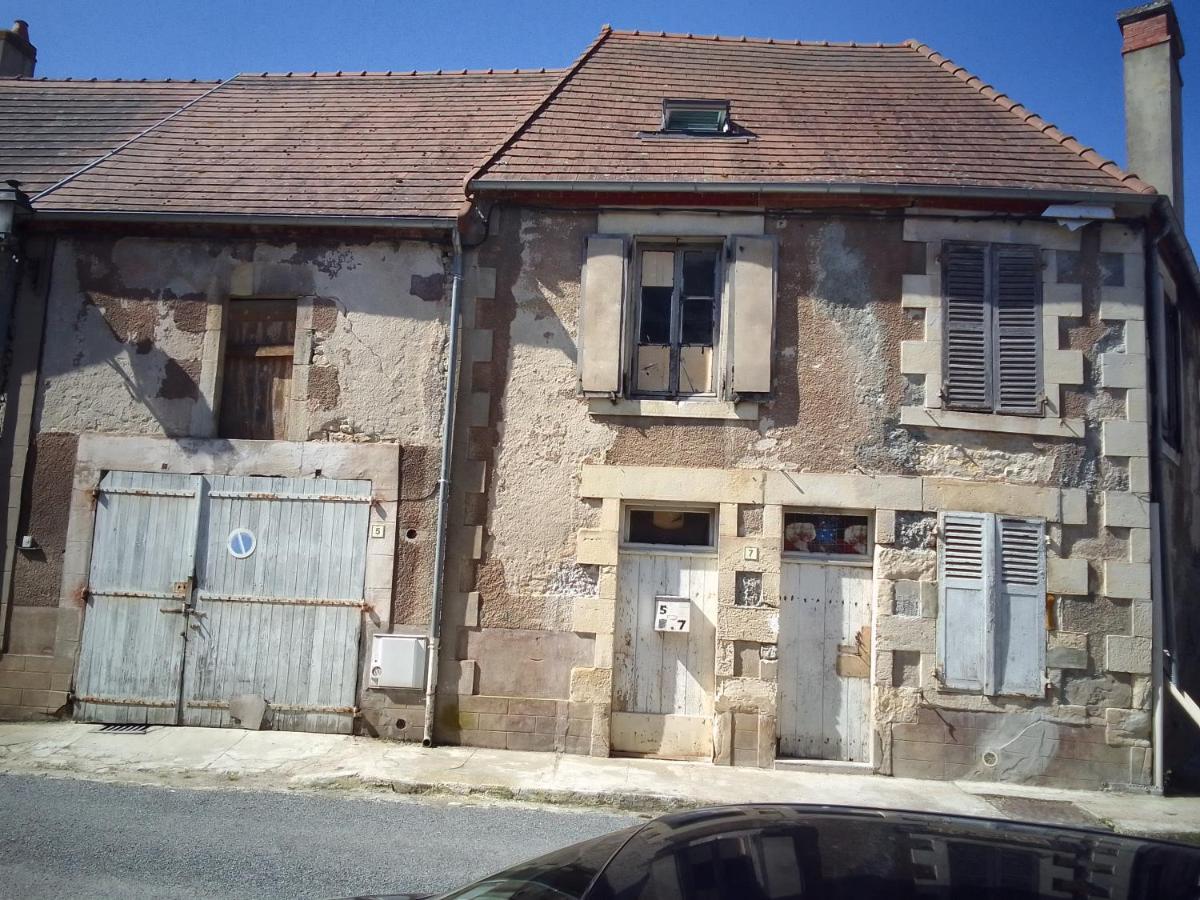 Chambre Chez L'Habitant Saint-Pierre-le-Moûtier Eksteriør bilde