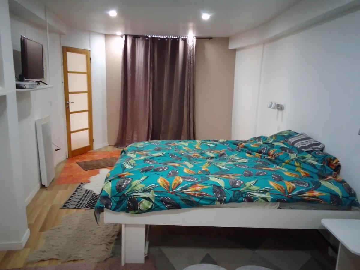 Chambre Chez L'Habitant Saint-Pierre-le-Moûtier Eksteriør bilde